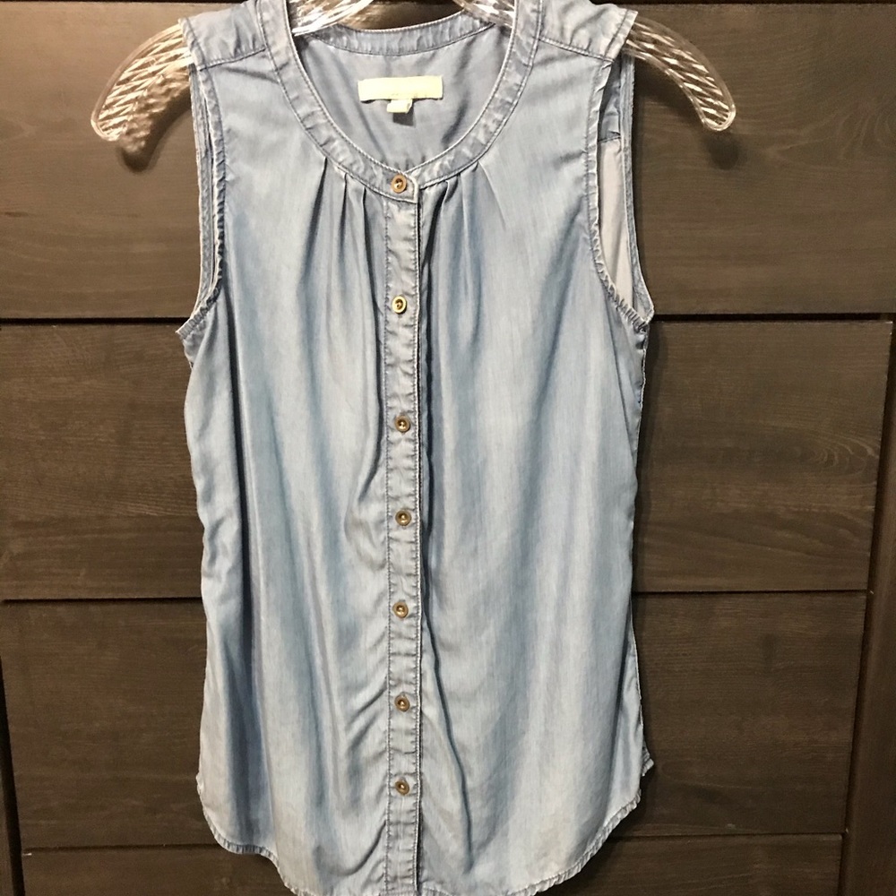 Banana Republic Sleeveless Button-down
